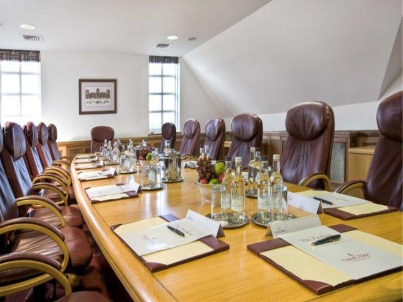 Eastwell Manor, Champneys Hotel & Spa Ашфорд Екстериор снимка
