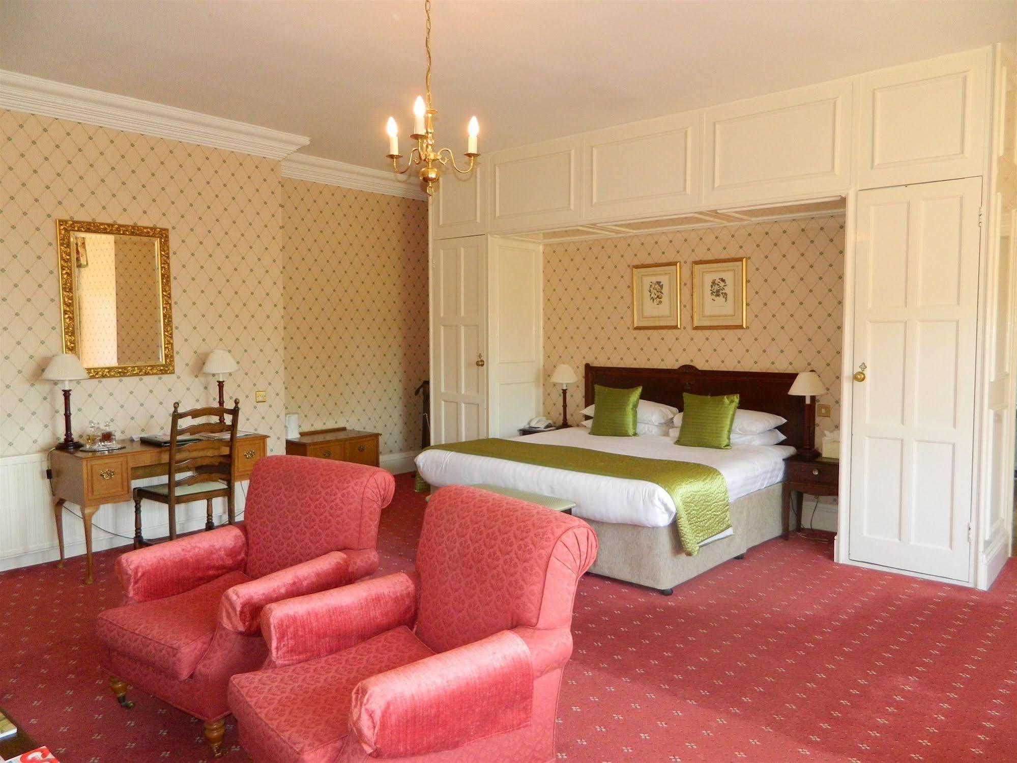 Eastwell Manor, Champneys Hotel & Spa Ашфорд Екстериор снимка